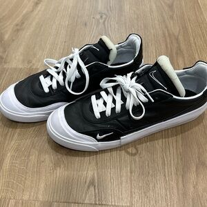 Nike Drop Type Premium black and white size 10